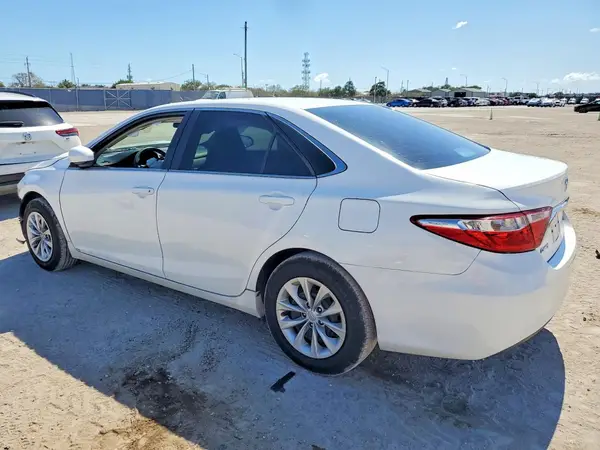 4T1BF1FK6HU628604 2017 TOYOTA CAMRY - Image 2