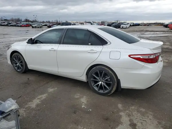 4T1BF1FK6HU629333 2017 TOYOTA CAMRY - Image 2