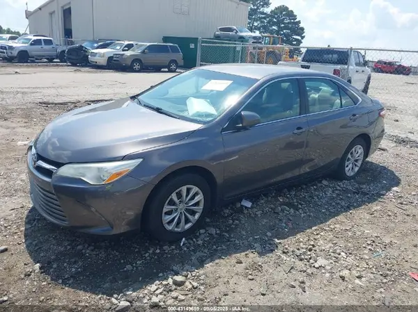 4T1BF1FK6HU632619 2017 TOYOTA CAMRY - Image 2