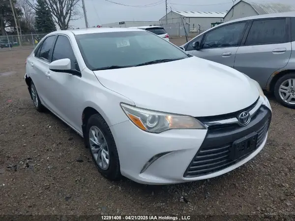 4T1BF1FK6HU633785 2017 TOYOTA CAMRY - Image 1