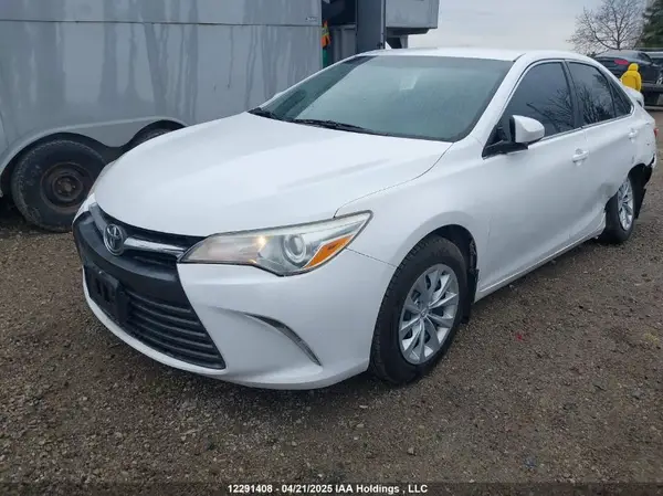 4T1BF1FK6HU633785 2017 TOYOTA CAMRY - Image 2