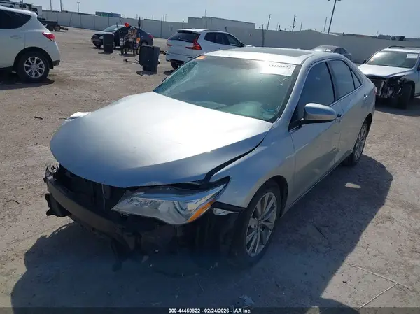 4T1BF1FK6HU634807 2017 TOYOTA CAMRY - Image 2