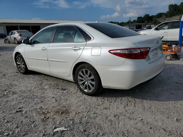 4T1BF1FK6HU635858 2017 TOYOTA CAMRY - Image 2