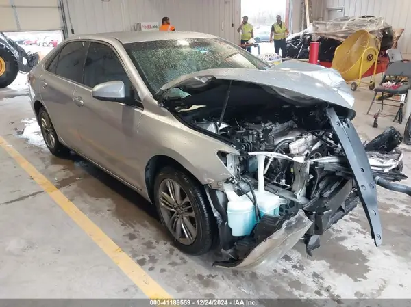 4T1BF1FK6HU638050 2017 TOYOTA CAMRY - Image 1
