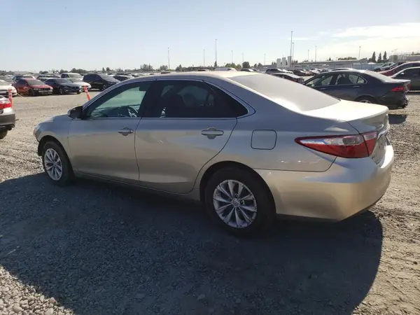 4T1BF1FK6HU639702 2017 TOYOTA CAMRY - Image 2