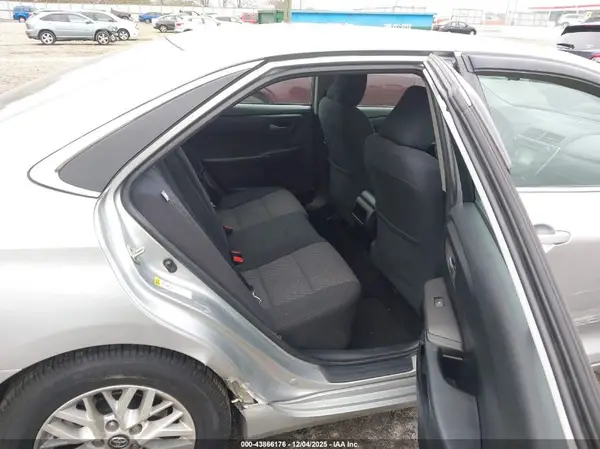 4T1BF1FK6HU640221 2017 TOYOTA CAMRY - Image 8