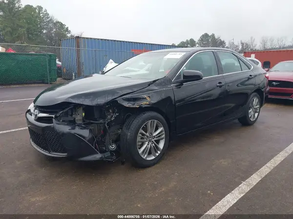 4T1BF1FK6HU641837 2017 TOYOTA CAMRY - Image 2