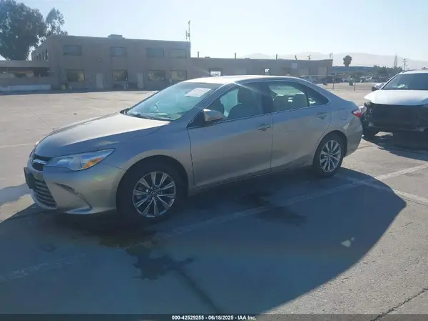 4T1BF1FK6HU643510 2017 TOYOTA CAMRY - Image 2