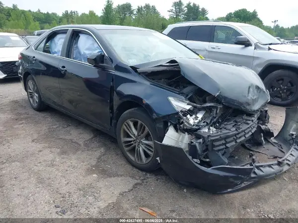 4T1BF1FK6HU644396 2017 TOYOTA CAMRY - Image 1