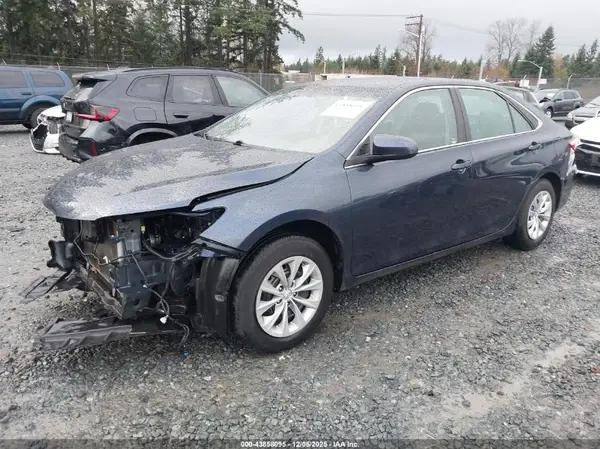 4T1BF1FK6HU644561 2017 TOYOTA CAMRY - Image 2