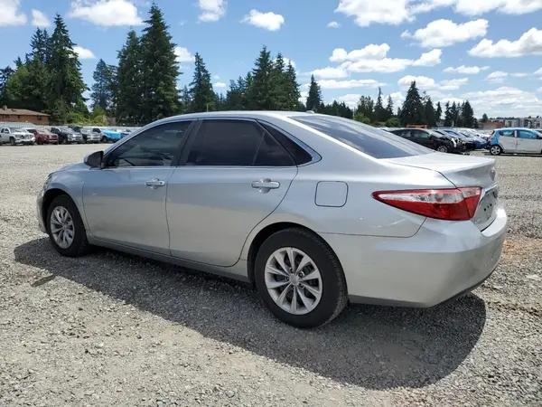 4T1BF1FK6HU646939 2017 TOYOTA CAMRY - Image 2