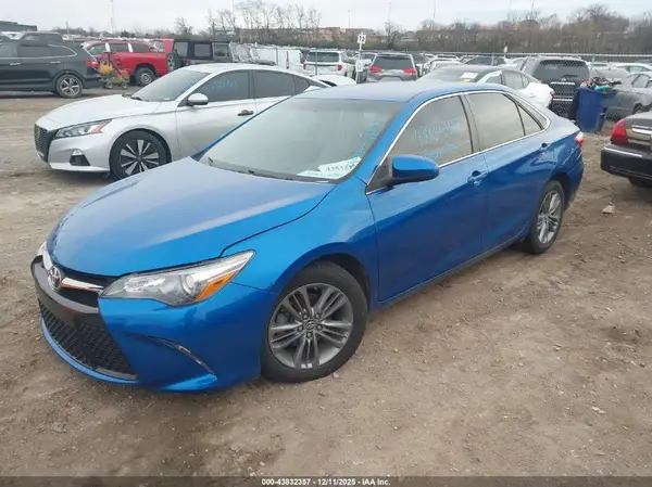 4T1BF1FK6HU647184 2017 TOYOTA CAMRY - Image 2