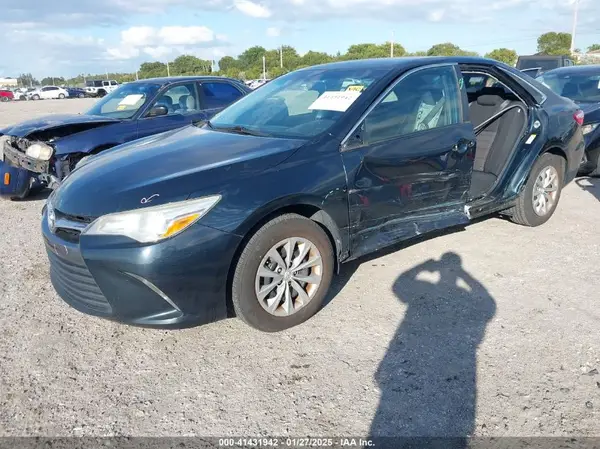 4T1BF1FK6HU651235 2017 TOYOTA CAMRY - Image 2