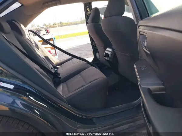 4T1BF1FK6HU651235 2017 TOYOTA CAMRY - Image 8