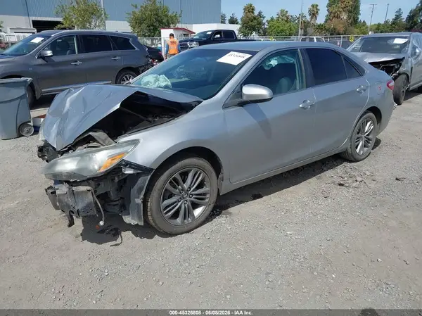 4T1BF1FK6HU653910 2017 TOYOTA CAMRY - Image 2