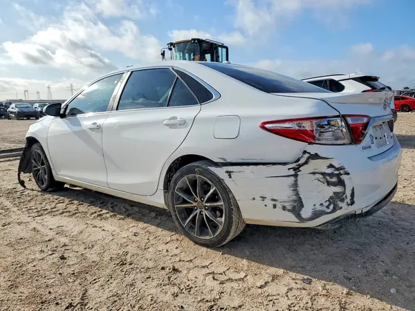 4T1BF1FK6HU654023 2017 TOYOTA CAMRY - Image 2