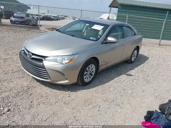 4T1BF1FK6HU655639 2017 TOYOTA CAMRY - Image 2