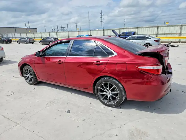 4T1BF1FK6HU658265 2017 TOYOTA CAMRY - Image 2