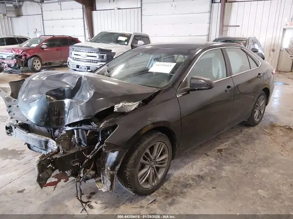 4T1BF1FK6HU658511 2017 TOYOTA CAMRY - Image 2