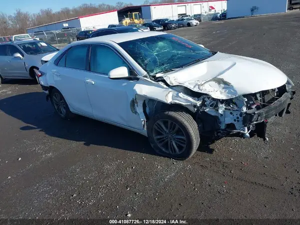 4T1BF1FK6HU659206 2017 TOYOTA CAMRY - Image 1