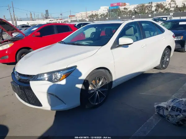 4T1BF1FK6HU662302 2017 TOYOTA CAMRY - Image 2