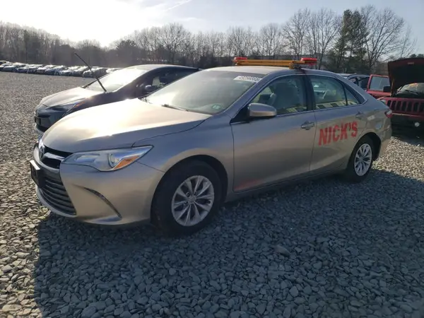 4T1BF1FK6HU664633 2017 TOYOTA CAMRY - Image 1