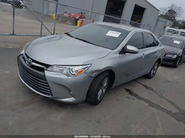 4T1BF1FK6HU664907 2017 TOYOTA CAMRY - Image 2