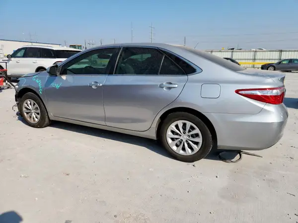 4T1BF1FK6HU665006 2017 TOYOTA CAMRY - Image 2