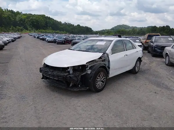 4T1BF1FK6HU665622 2017 TOYOTA CAMRY - Image 2