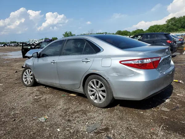 4T1BF1FK6HU665930 2017 TOYOTA CAMRY - Image 2