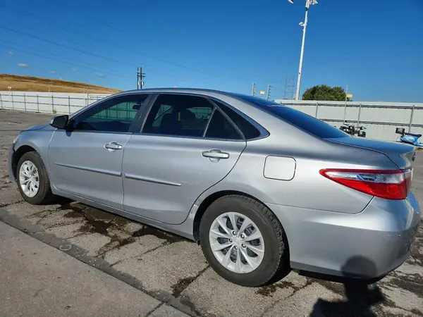 4T1BF1FK6HU669492 2017 TOYOTA CAMRY - Image 2