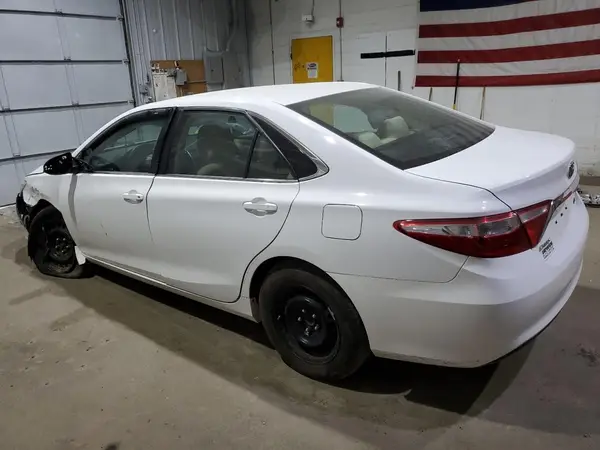 4T1BF1FK6HU670464 2017 TOYOTA CAMRY - Image 2