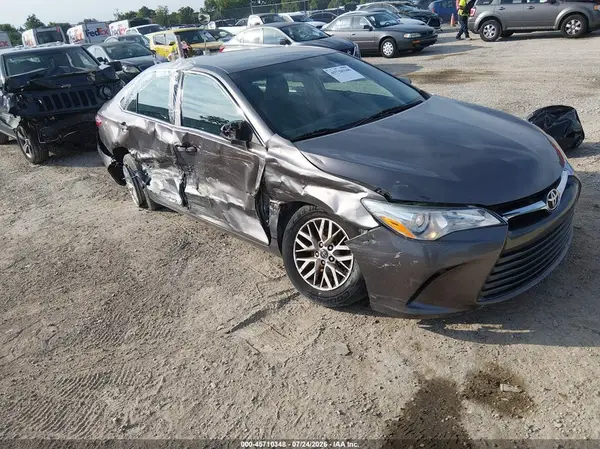 4T1BF1FK6HU671243 2017 TOYOTA CAMRY - Image 1