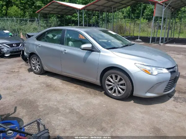 4T1BF1FK6HU671307 2017 TOYOTA CAMRY - Image 1