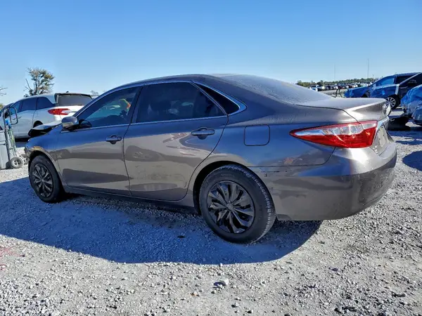 4T1BF1FK6HU672148 2017 TOYOTA CAMRY - Image 2