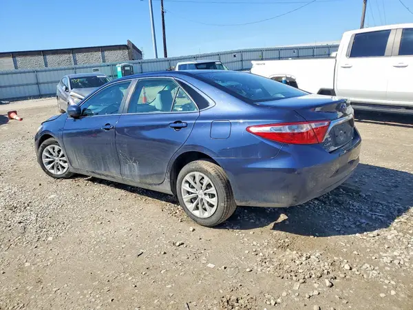 4T1BF1FK6HU673753 2017 TOYOTA CAMRY - Image 2