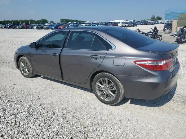 4T1BF1FK6HU675082 2017 TOYOTA CAMRY - Image 2