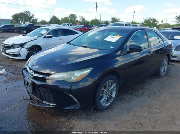 4T1BF1FK6HU675115 2017 TOYOTA CAMRY - Image 2
