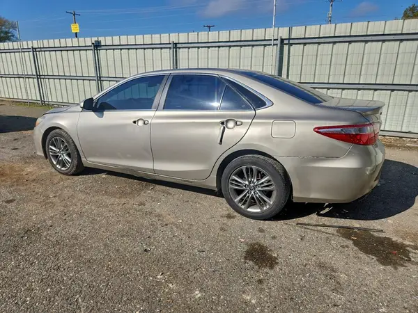 4T1BF1FK6HU677947 2017 TOYOTA CAMRY - Image 2