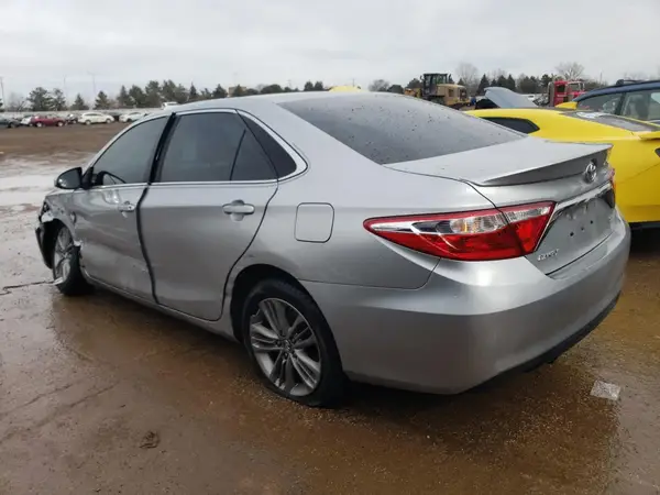 4T1BF1FK6HU680640 2017 TOYOTA CAMRY - Image 2