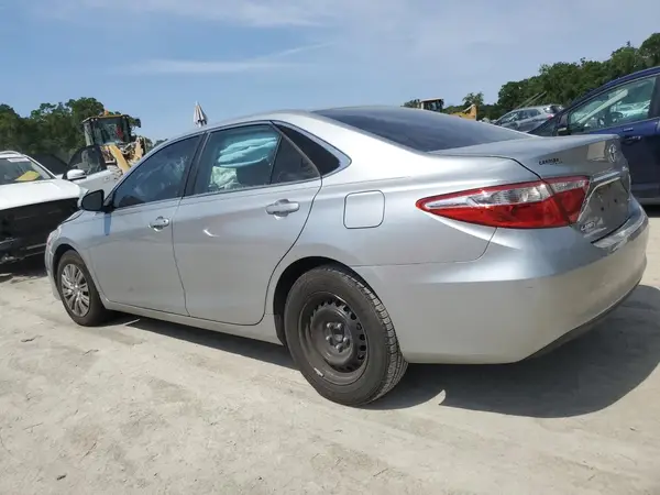 4T1BF1FK6HU681934 2017 TOYOTA CAMRY - Image 2