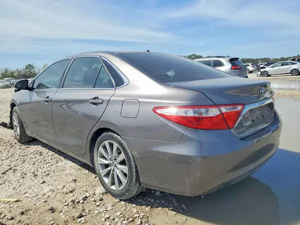 4T1BF1FK6HU685000 2017 TOYOTA CAMRY - Image 2