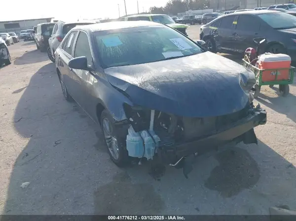 4T1BF1FK6HU685353 2017 TOYOTA CAMRY - Image 1