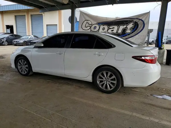 4T1BF1FK6HU688771 2017 TOYOTA CAMRY - Image 2