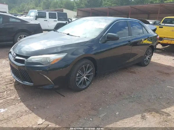 4T1BF1FK6HU693601 2017 TOYOTA CAMRY - Image 2