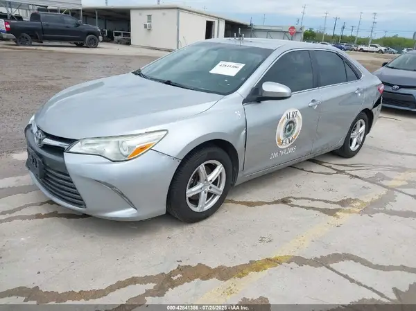 4T1BF1FK6HU696322 2017 TOYOTA CAMRY - Image 2