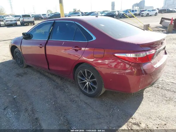 4T1BF1FK6HU696501 2017 TOYOTA CAMRY - Image 2