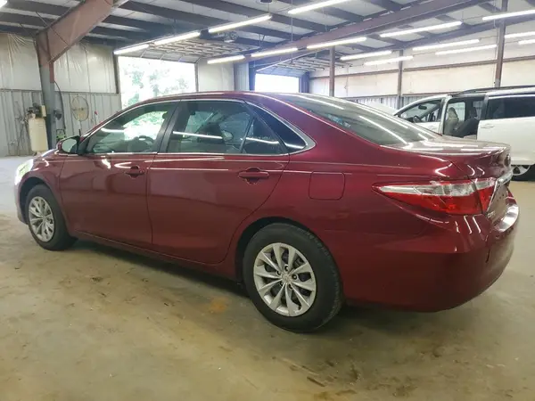 4T1BF1FK6HU698300 2017 TOYOTA CAMRY - Image 2