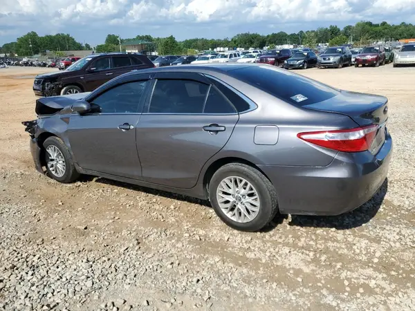 4T1BF1FK6HU700823 2017 TOYOTA CAMRY - Image 2
