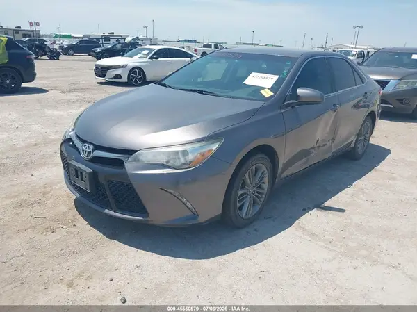 4T1BF1FK6HU702569 2017 TOYOTA CAMRY - Image 2